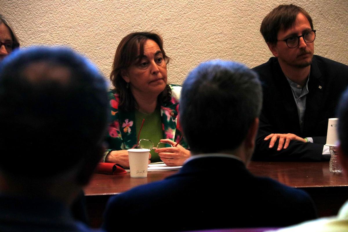 La consellera de Territorio de la Generalitat, Silvia Paneque, en la reunión con los municipios del futuro parque natural de Prades.