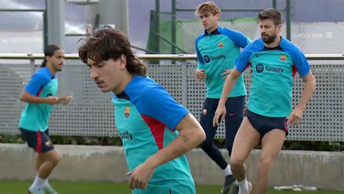 Bellerín entrena con el grupo y termina con molestias en el sóleo