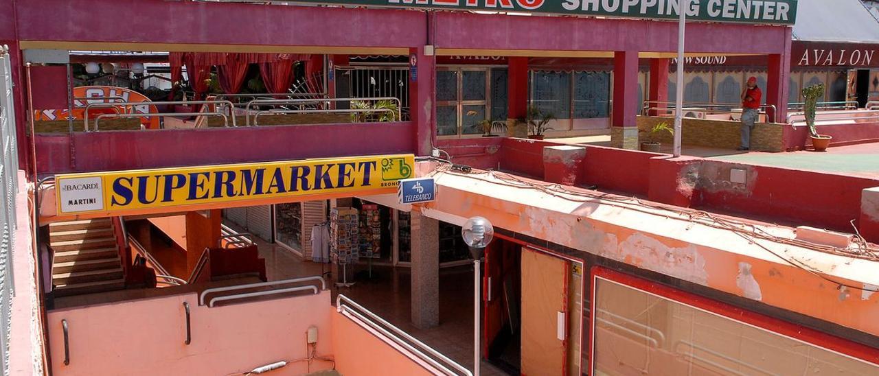 Estado de abandono del Centro Comercial Metro, en el sur de Gran Canaria