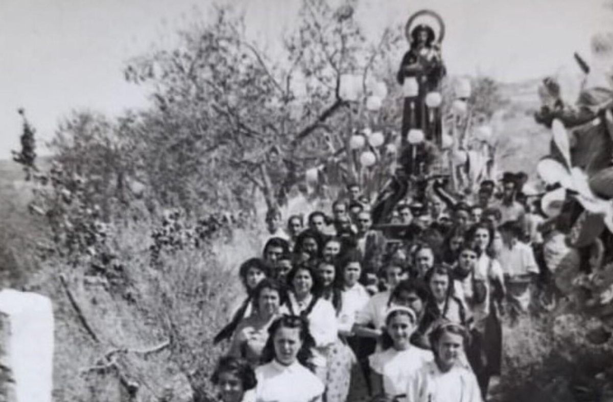 Fotografía de una de las multitudinarias romerías que se celebraban.