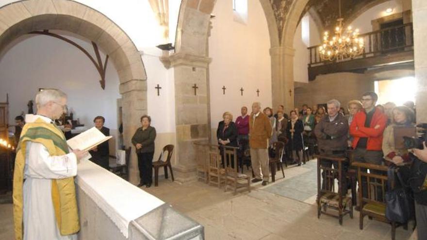 La misa en honor de San Cosme y San Damián celebrada en la ermita de Valdecuna.