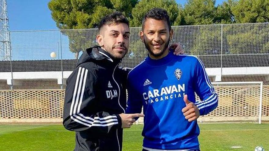 DjMaRiiO, junto a Luis Suárez en la Ciudad Deportiva tras un entrenamiento del Real Zaragoza en la 19-20.