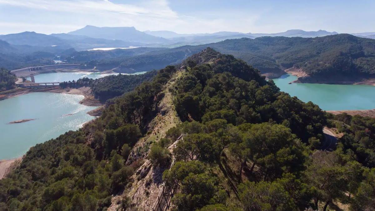 Mirador de los Tres Embalses, el rincón que te muestra una de las caras más bonitas de Málaga