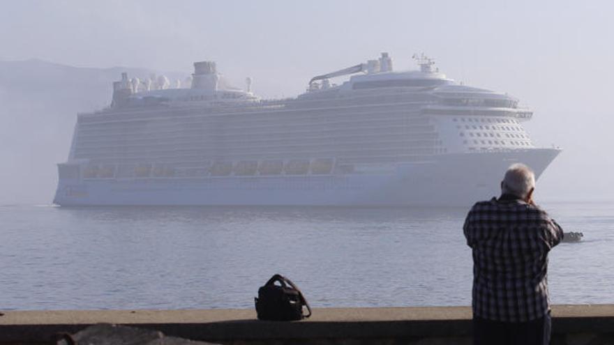 El &#039;Anthem of the Seas&#039; en Vigo // R. Grobas