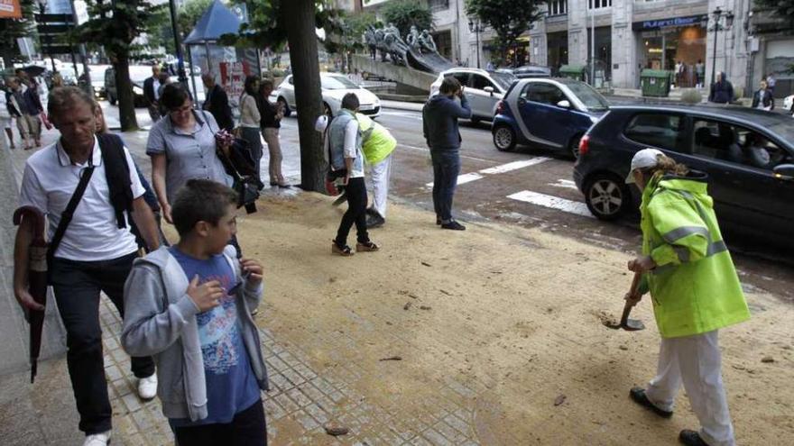 Un accidente provoca un derrame de aceite en Vigo