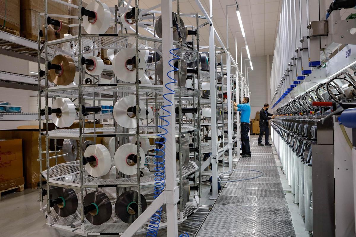 Planta de producción de una empresa textil en la coomarca de El Comtat.