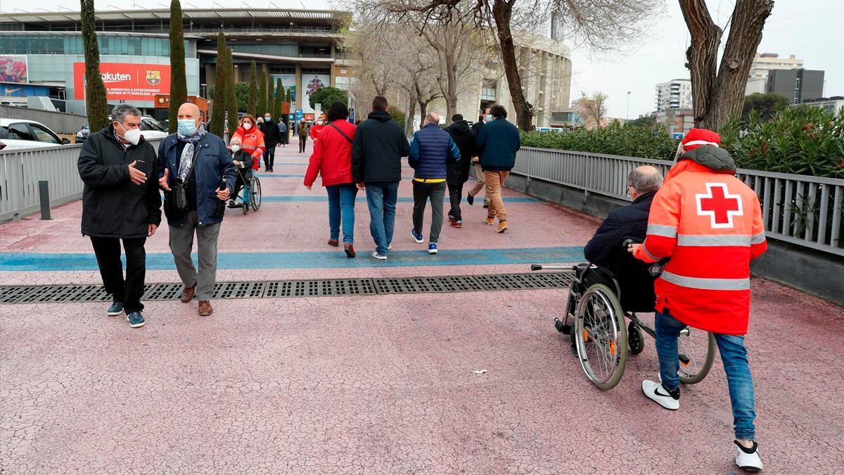 Menos afluencia de socios en las primeras horas de la tarde en el Camp Nou