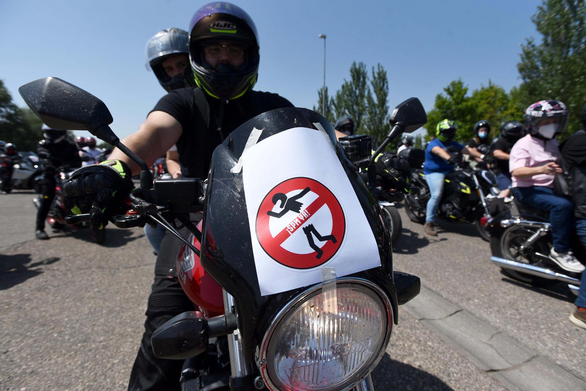 Concentración de motos para protestar por los peajes a las autovías