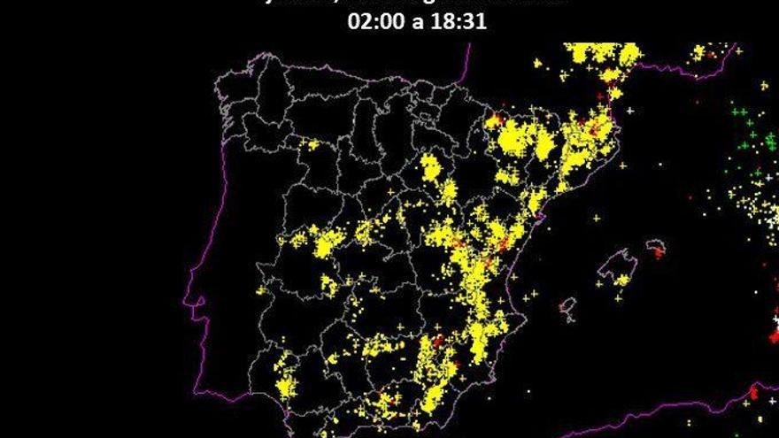 Más de 400 rayos impactan sobre Castellón