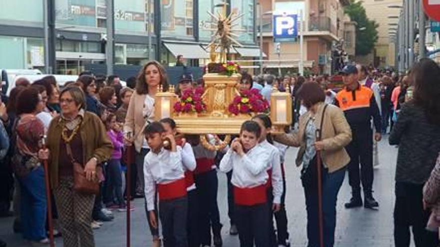 La procesión del Martes Santo en San Vicente del Raspeig está compuesta íntegramente por niños.