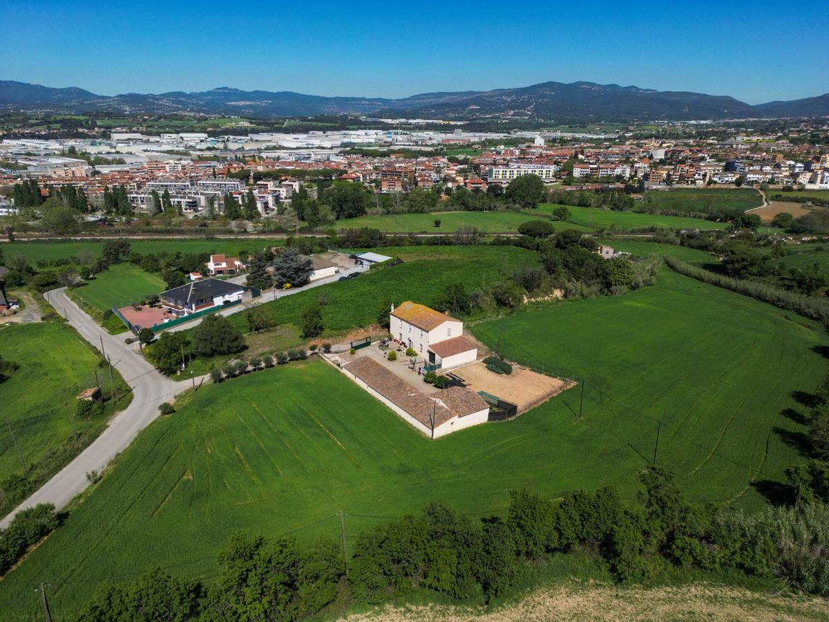 Vista urbana del continuo edificado entre Granollers y Les Franqueses del Vallès.