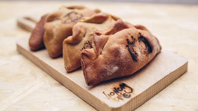 Las empanadillas 'hechas como en casa' se hace un hueco en Vialia Vigo.