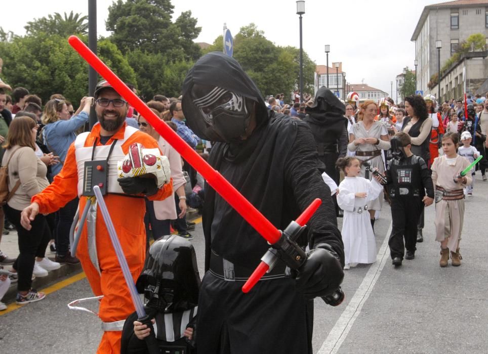 Cientos de aficionados a la saga festejan con un desfile los 40 años de la primera película