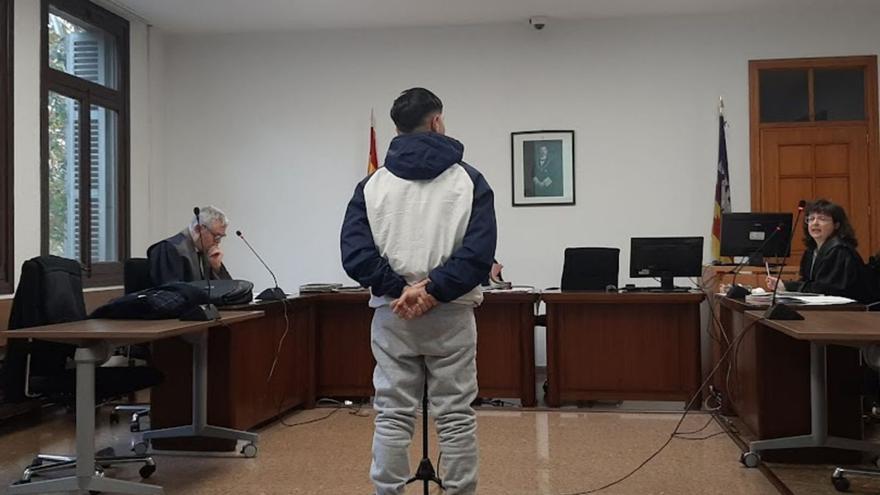 Piden cuatro años por grabar un vídeo sexual a una joven y enviarlo por Whatsapp