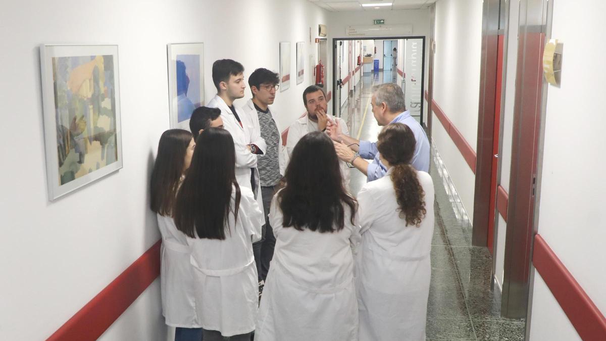 Un grupo de estudiantes MIR en un hospital gallego.