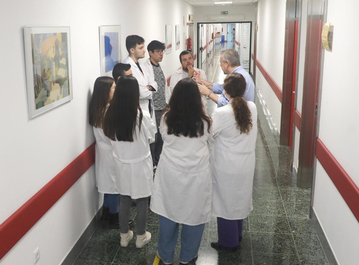 Un grupo de estudiantes MIR en un hospital gallego.