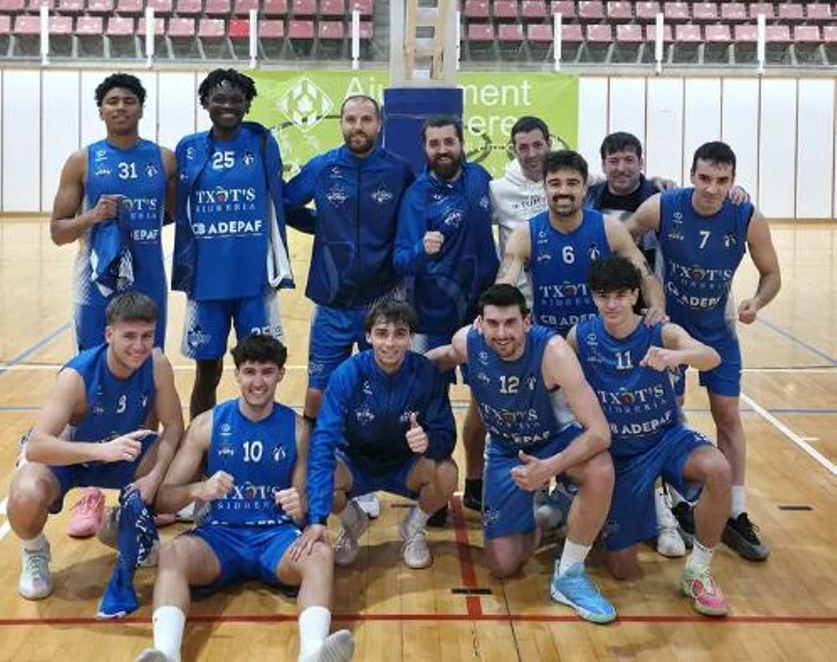 L'Adepaf Txots celebra la victòria contra l'Arbúcies.