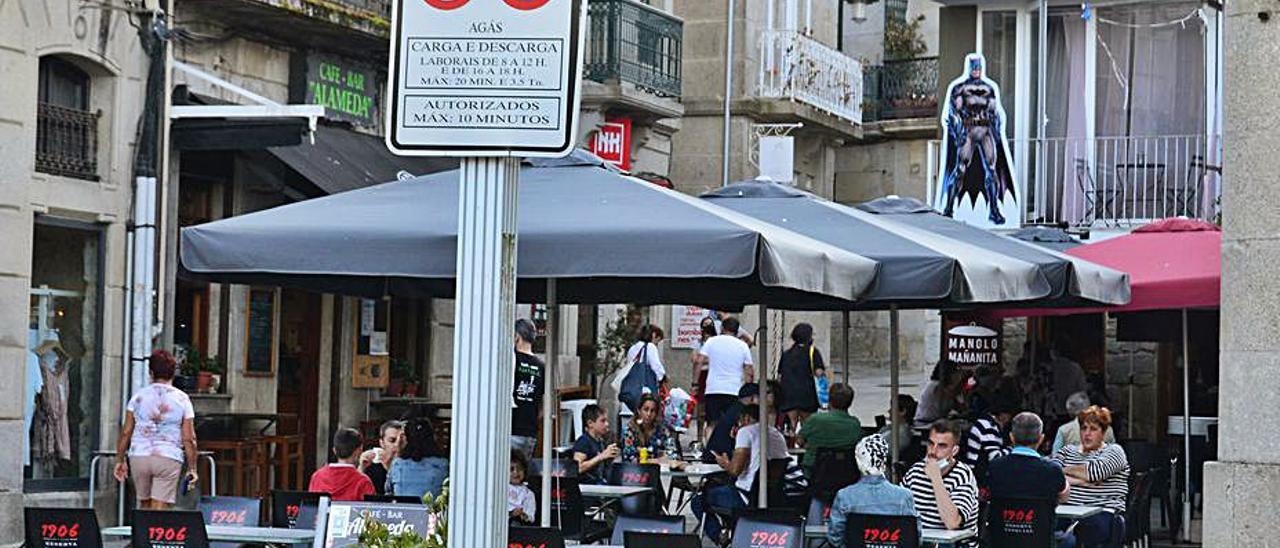 Una terraza de hostelería en Cangas. |   // GONZALO NÚÑEZ