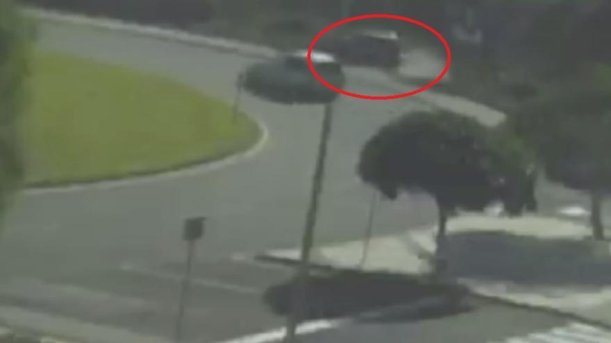 Se estrella con su coche contra un parterre en Las Palmas de Gran Canaria