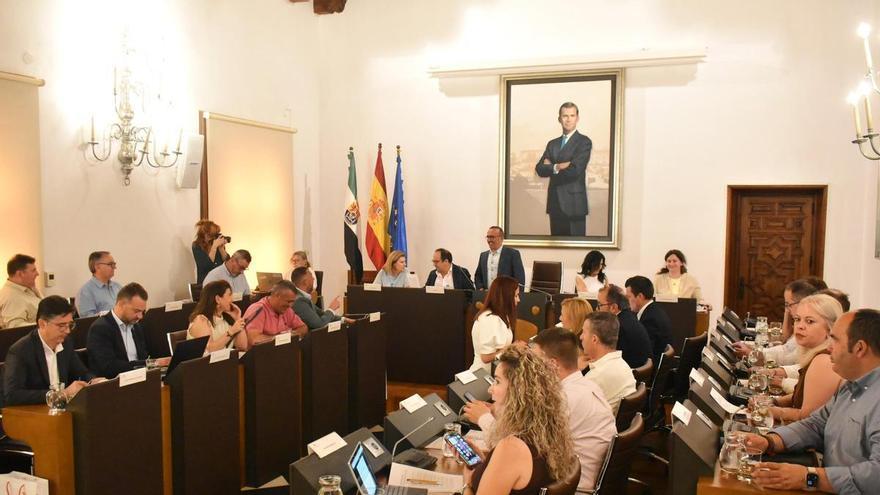 Galería | Imágenes del pleno ordinario de la Diputación de Cáceres de mayo