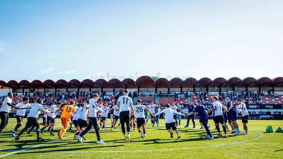 David Otorbi metió al Valencia CF en la final de la Copa de Campeones con un gol al Real Madrid en el 94