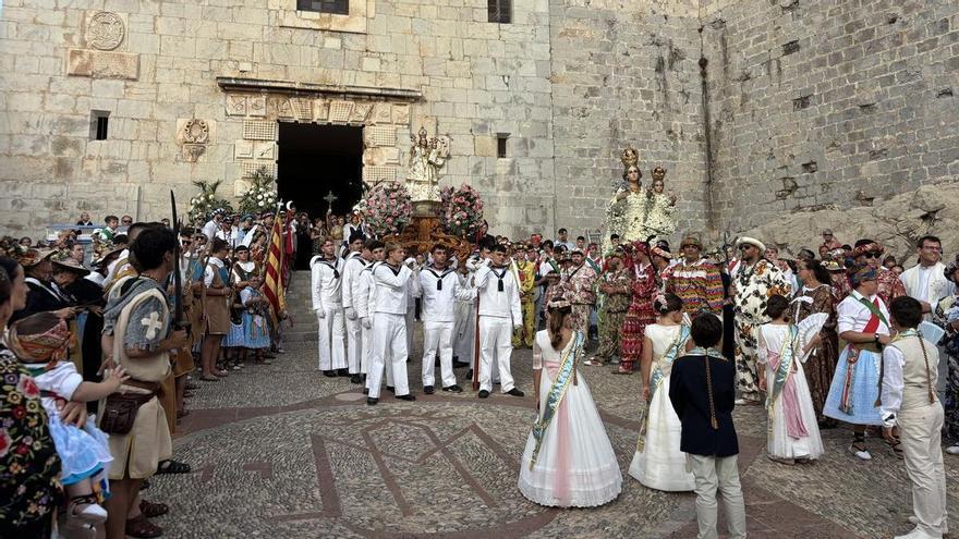 Peñíscola celebra con devoción el día de la Virgen de Ermitana pese a la lluvia