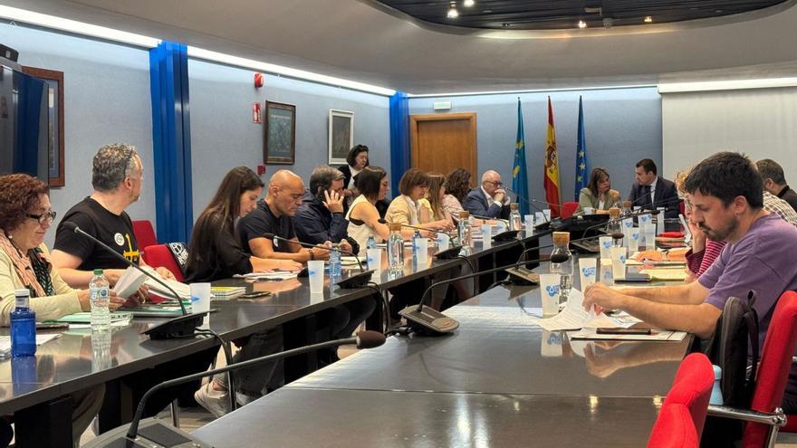 La educación levanta la huelga tras lograr 45 millones para mejoras laborales y salariales: estas son las 37 medidas del pacto