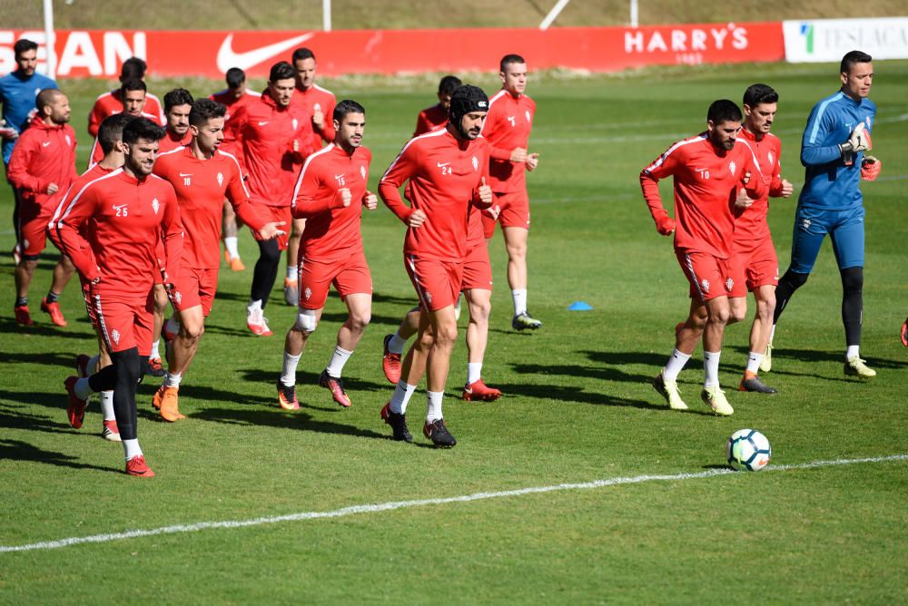 Entrenamiento del Sporting a puerta cerrada