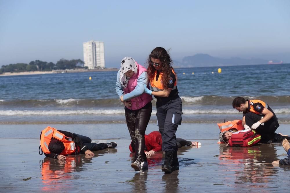 Simulacro de llegada de refugiados en Vigo // A.Irago