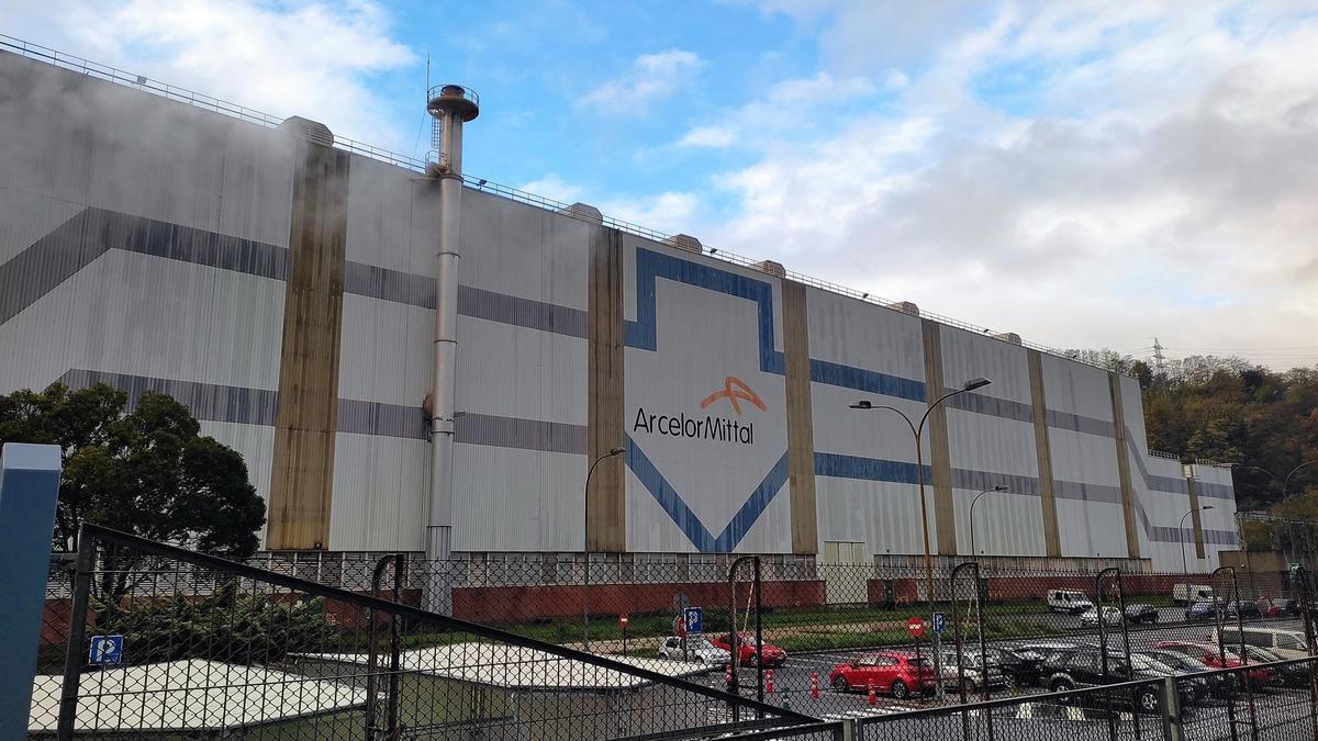 Archivo - ArcelorMittal