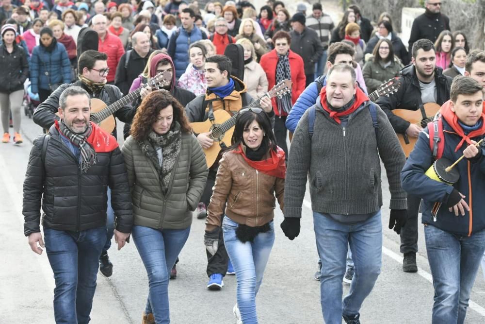 Cientos de fieles acompañan a la Santa.