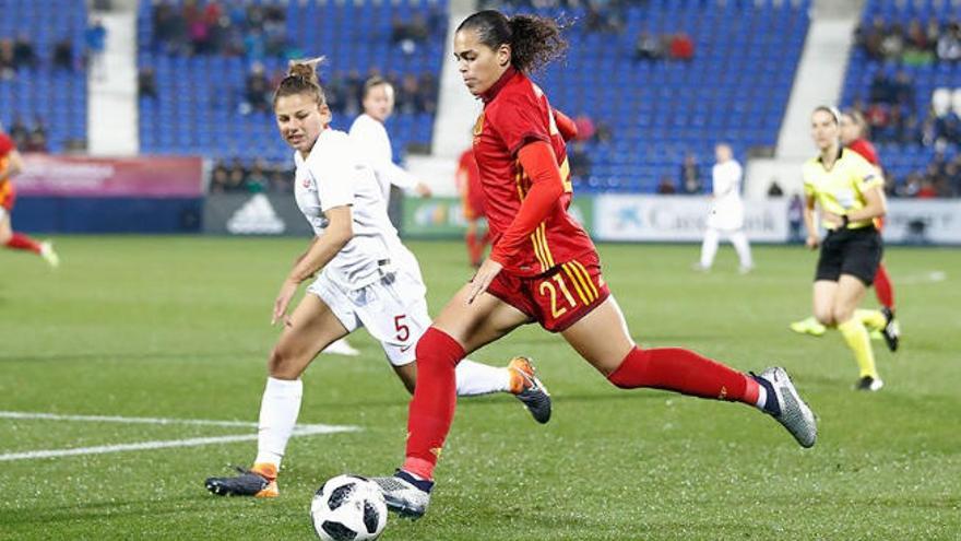 Andrea Falcón, en un partido con la selección española absoluta.