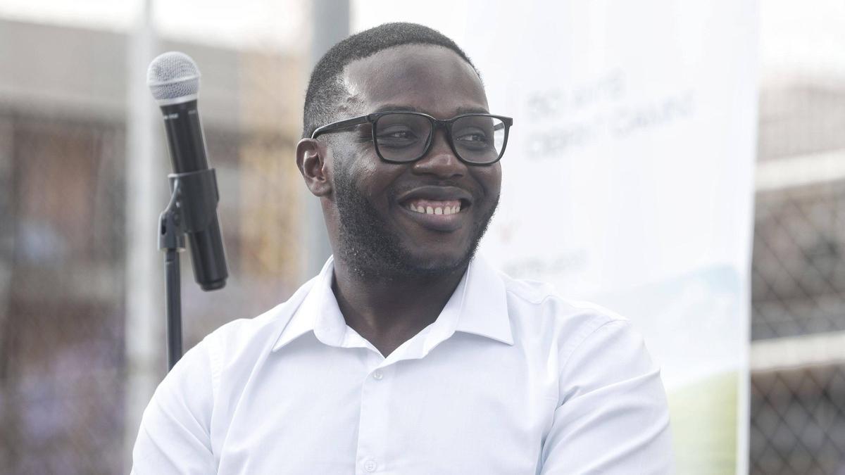 Tommy llegó al Gabriel Vallseca con ocho años desde Nigeria. Hoy es asociado médico en Edimburgo.