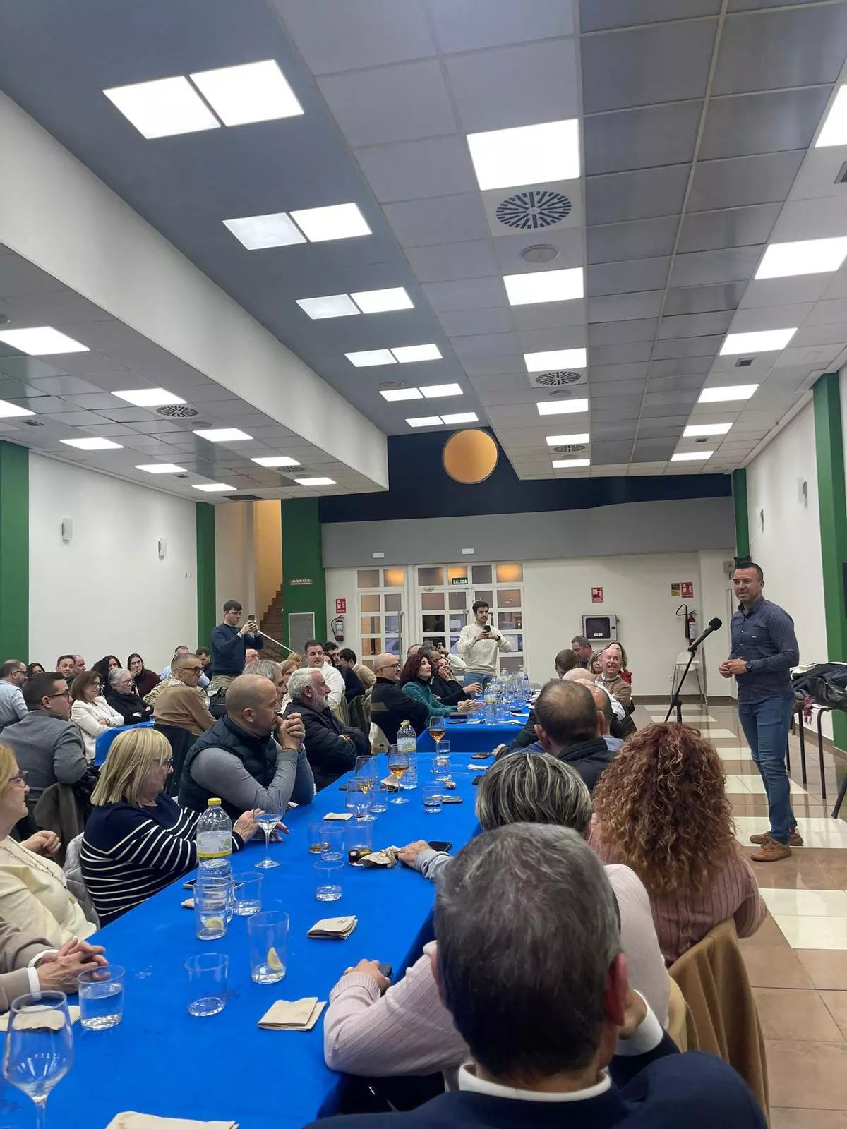 Mompó, de comida con el PP de l'Horta Sud en Paiporta