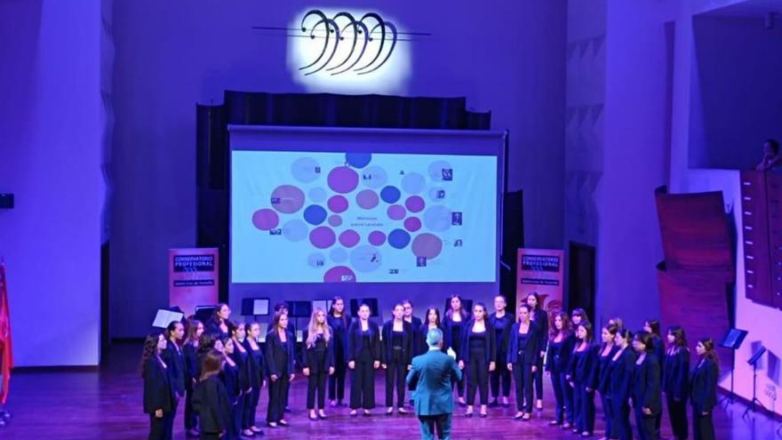 Un instante de la actuación del Coro de Voces Blancas del Conservatorio.