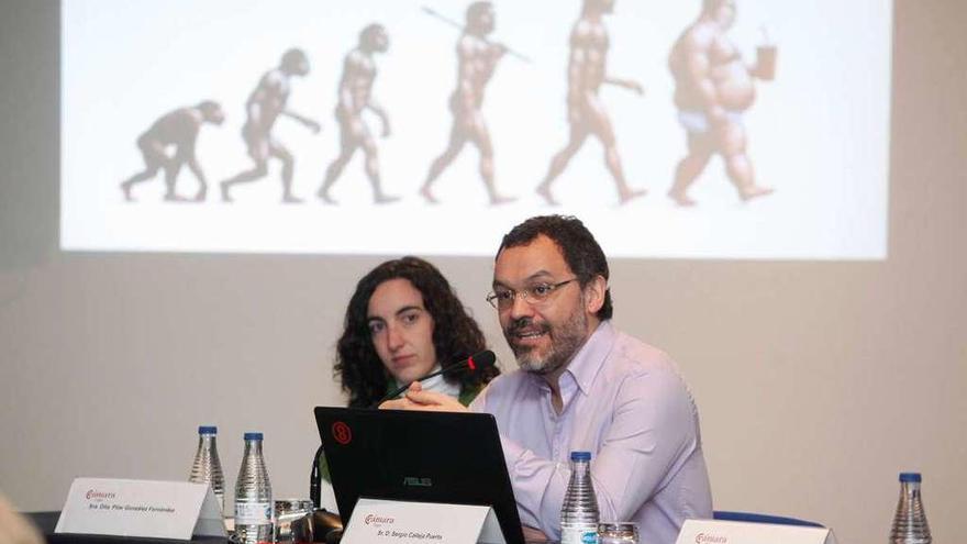 Sergio Calleja, en un momento de su ponencia sobre el ictus ayer en el recinto ferial.