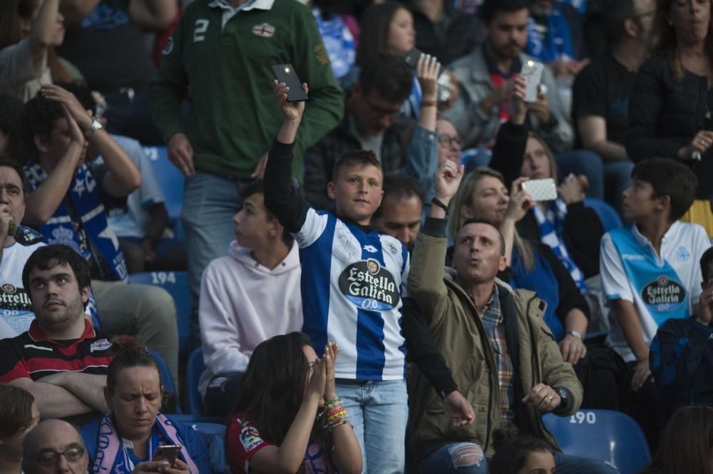 La afición del Dépor llena Riazor ante el Mallorca