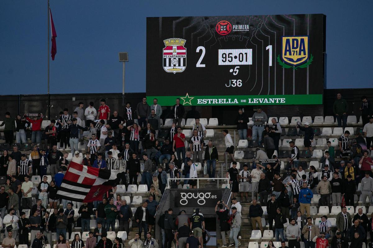 El marcador del Cartagonova refleja el importante triunfo del pasado viernes ante el Alcorcón