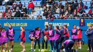 El fred desllueix un dia històric