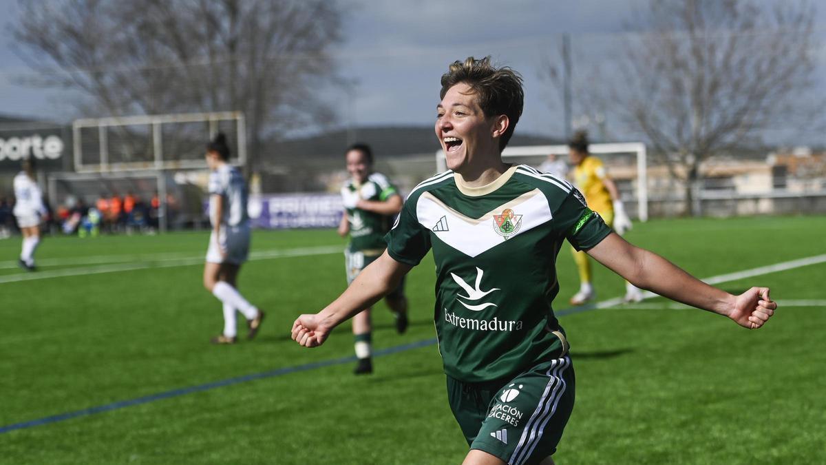 Sara Rubio celebra un gol.