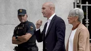 Rubiales asegura que prevé volver a España el 6 de abril y se pone "a plena disposición" de la jueza