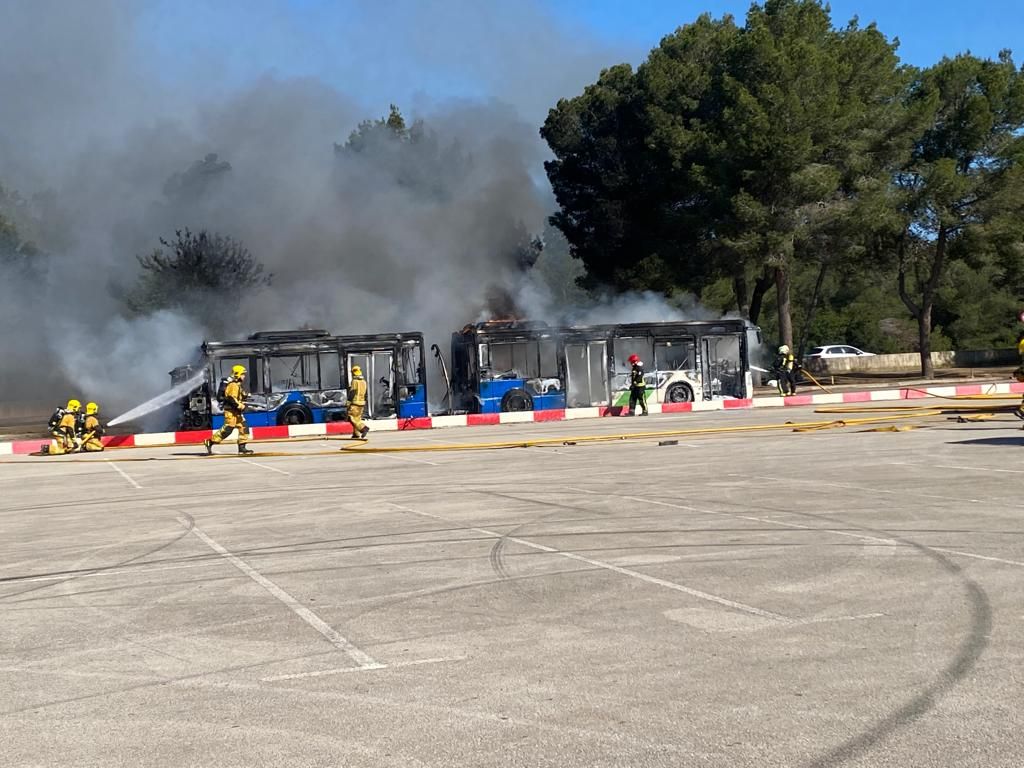 Incendio en un bus de la EMT