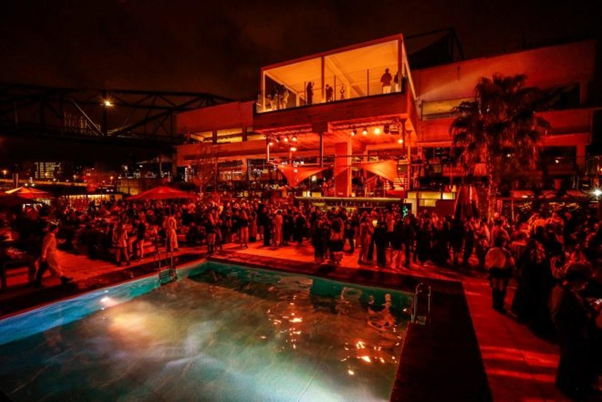 Fiesta nocturna en el Sea Sea Club de Barcelona.
