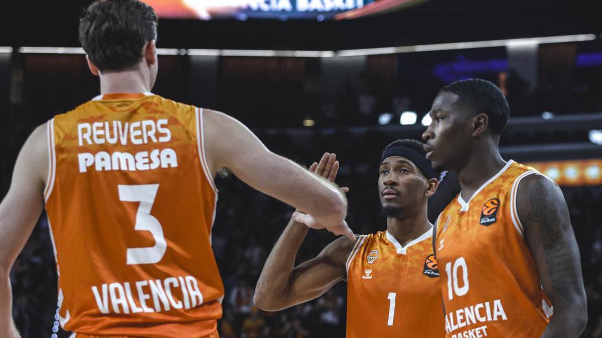 Reuvers, con el Valencia Basket