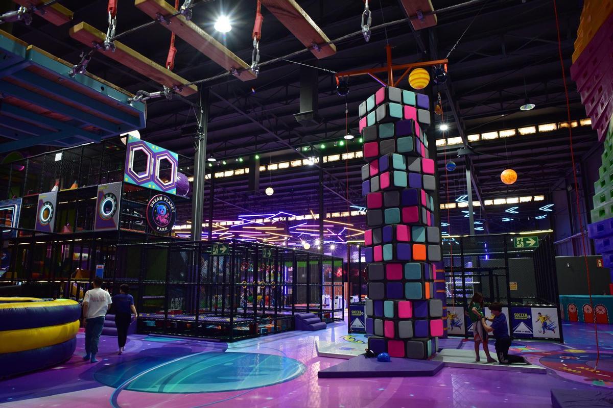 Fotogalería | Así es Dream Planet, el nuevo 'parque de atracciones' de Badajoz