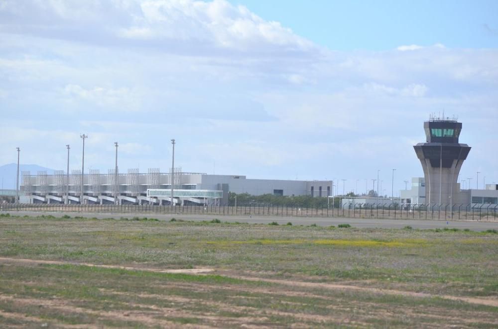 Ruta en imágenes por el aeropuerto de Corvera