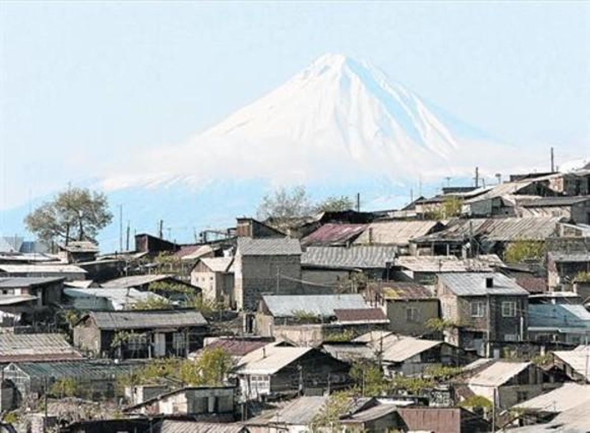 La muntanya Ararat, la muntanya sagrada del poble armeni, un dels llocs per on va passar Jordà.