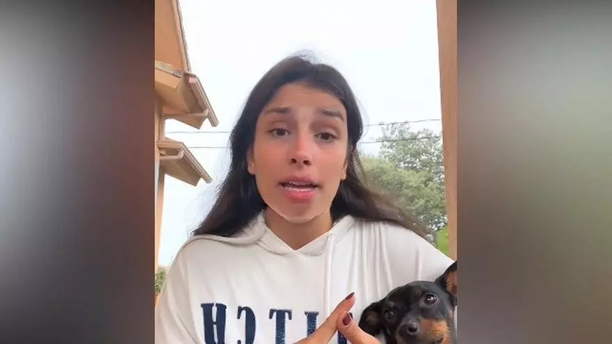 La joven viguesa, al cura que ofició el funeral de su abuelo: "La palabra que lo define es desgraciado"