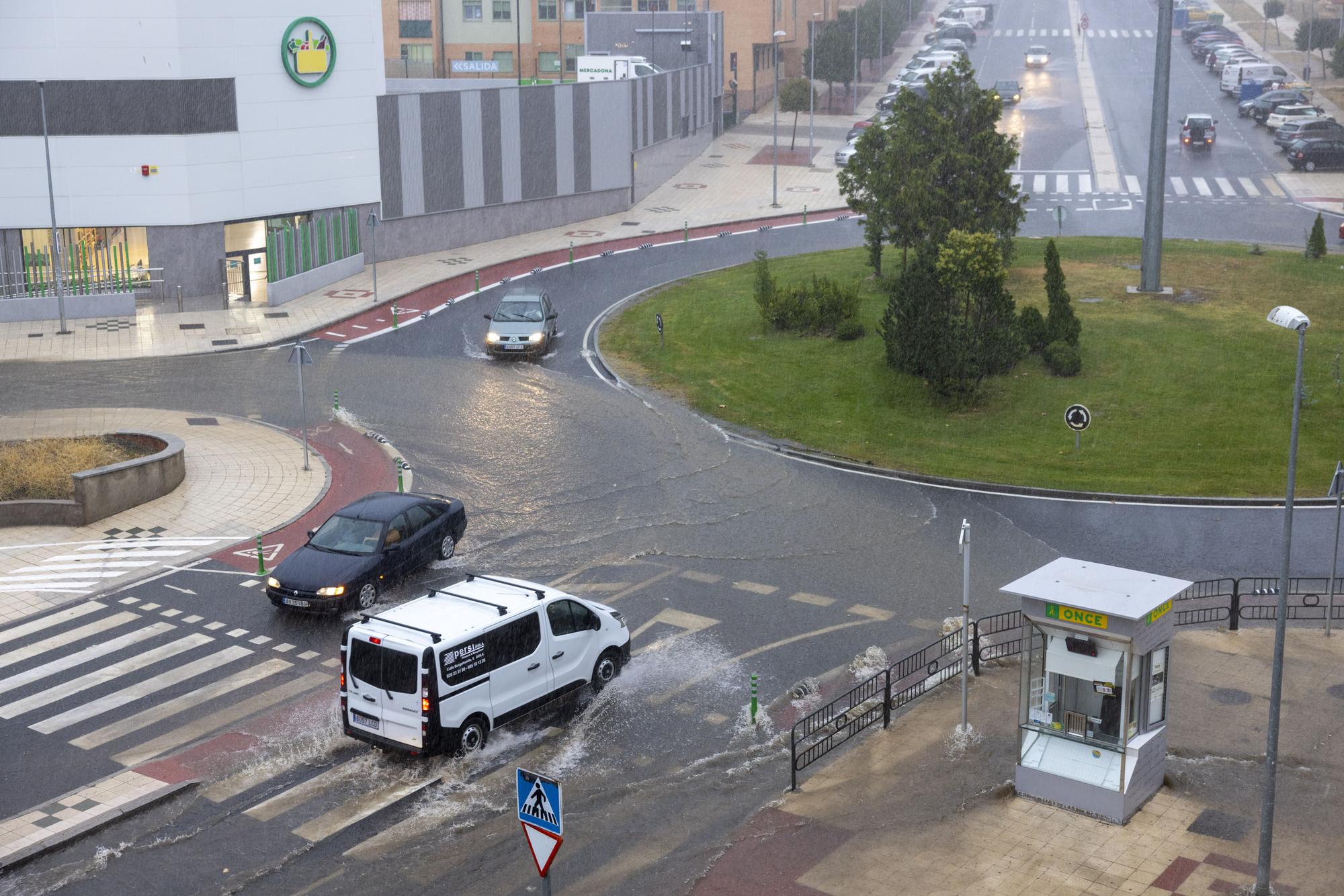 Las lluvias dificultaron la circulación en Ávila.