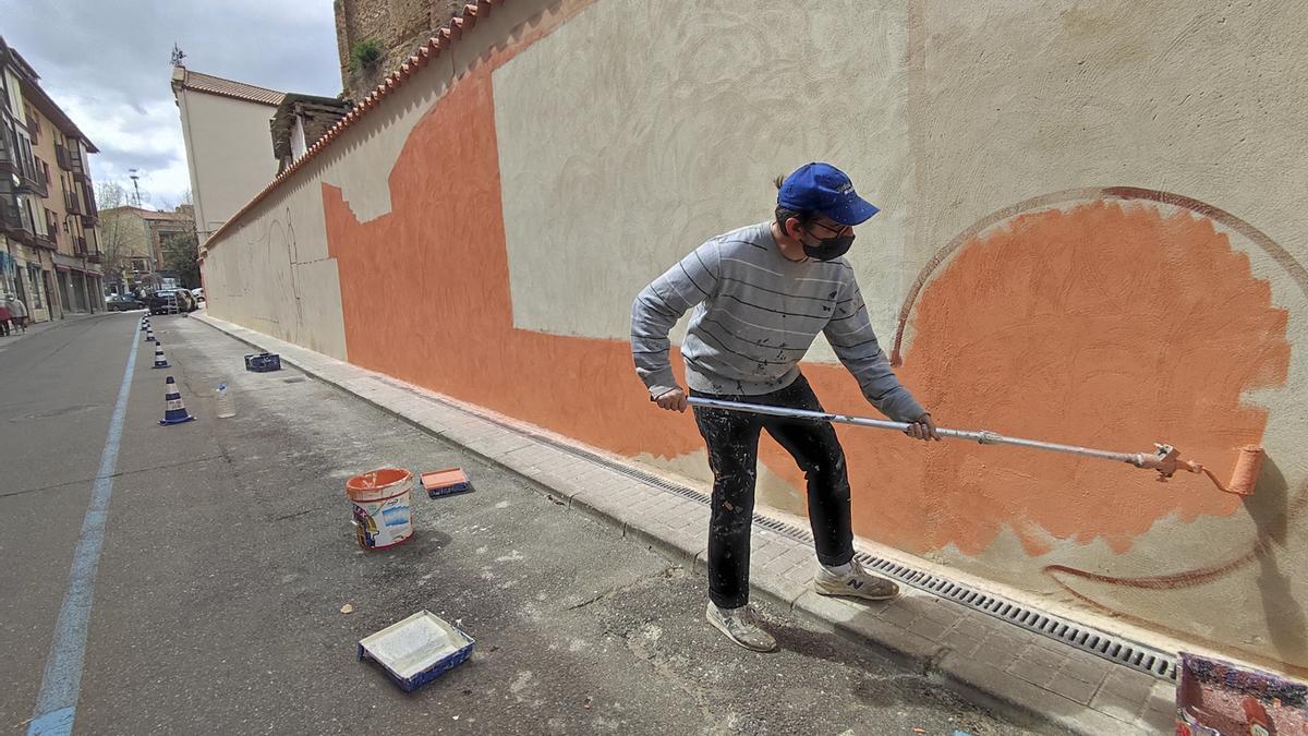 Antonio Feliz, &quot;Parsec!&quot;, trabajando en el mural.